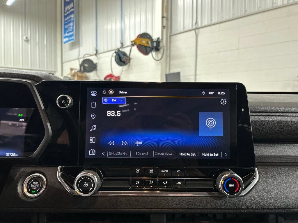 Used 2023 Chevrolet Colorado Trail Boss w/ Technology Package AWD/4WD image 18