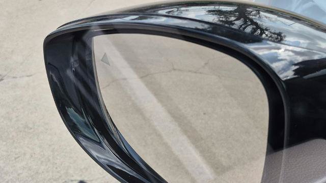 Used 2024 Chrysler Pacifica Touring-L FWD image 11