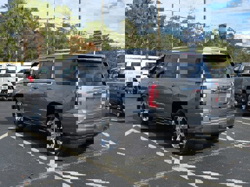 Used 2020 GMC Yukon Denali w/ Denali Ultimate Package image 3