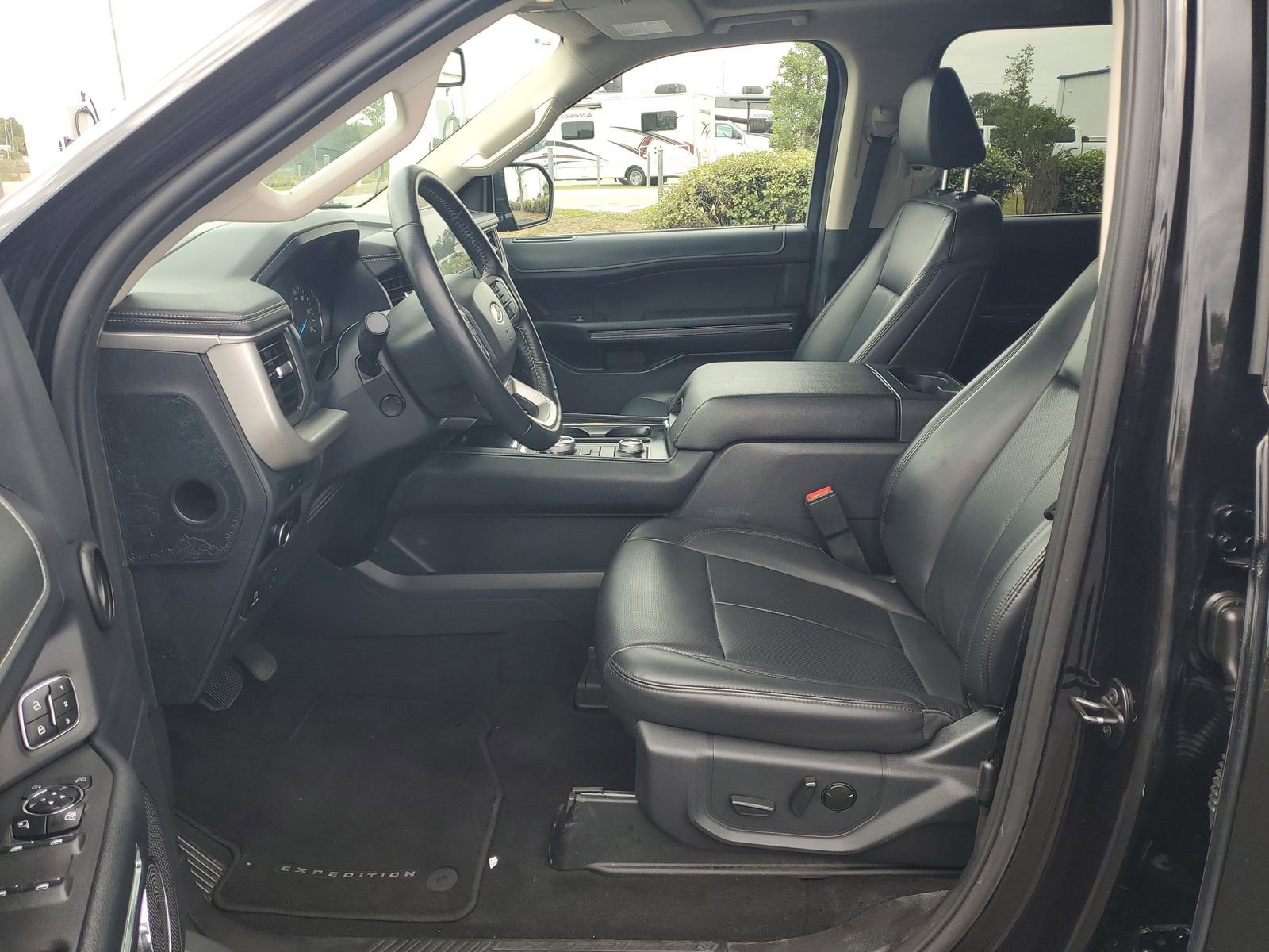 Certified 2024 Ford Expedition XLT AWD/4WD image 17