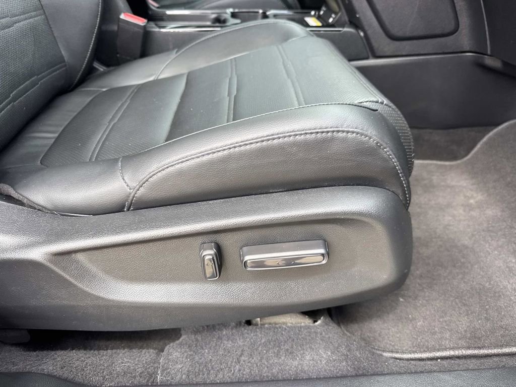 Used 2020 Honda CR-V Touring image 12