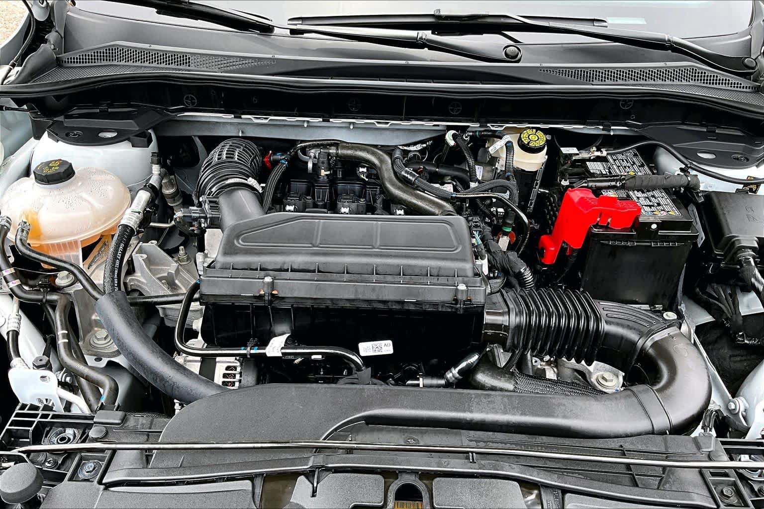 Certified 2025 Ford Escape ST-Line w/ Tech Pack #1 FWD image 32