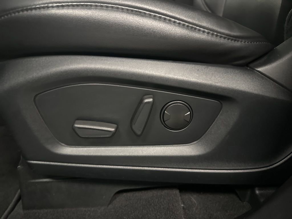 Certified 2022 Ford Explorer XLT w/ Equipment Group 202A image 27