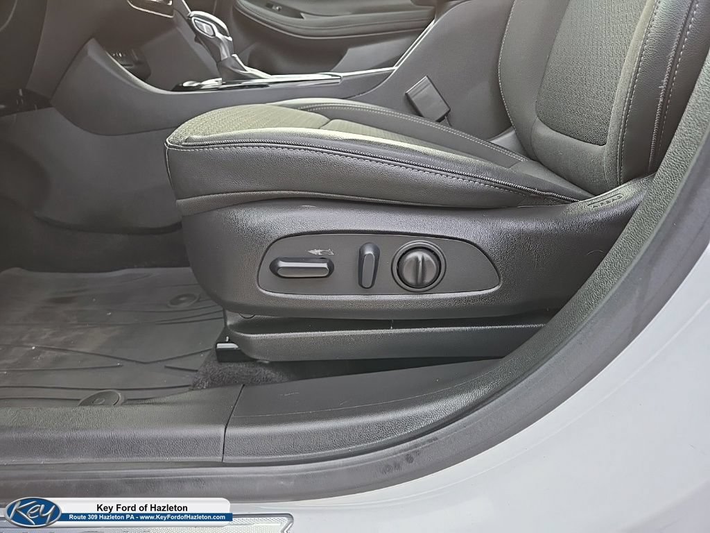 Used 2023 Buick Encore GX Preferred w/ Cold Weather Comfort Package AWD/4WD image 36