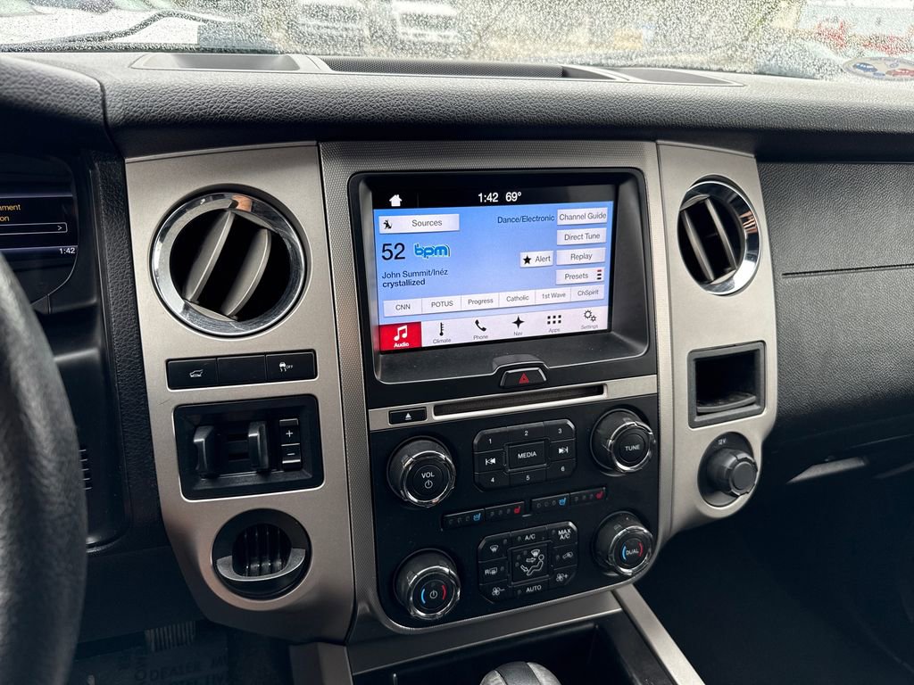 Certified 2017 Ford Expedition XLT w/ Equipment Group 202A image 20