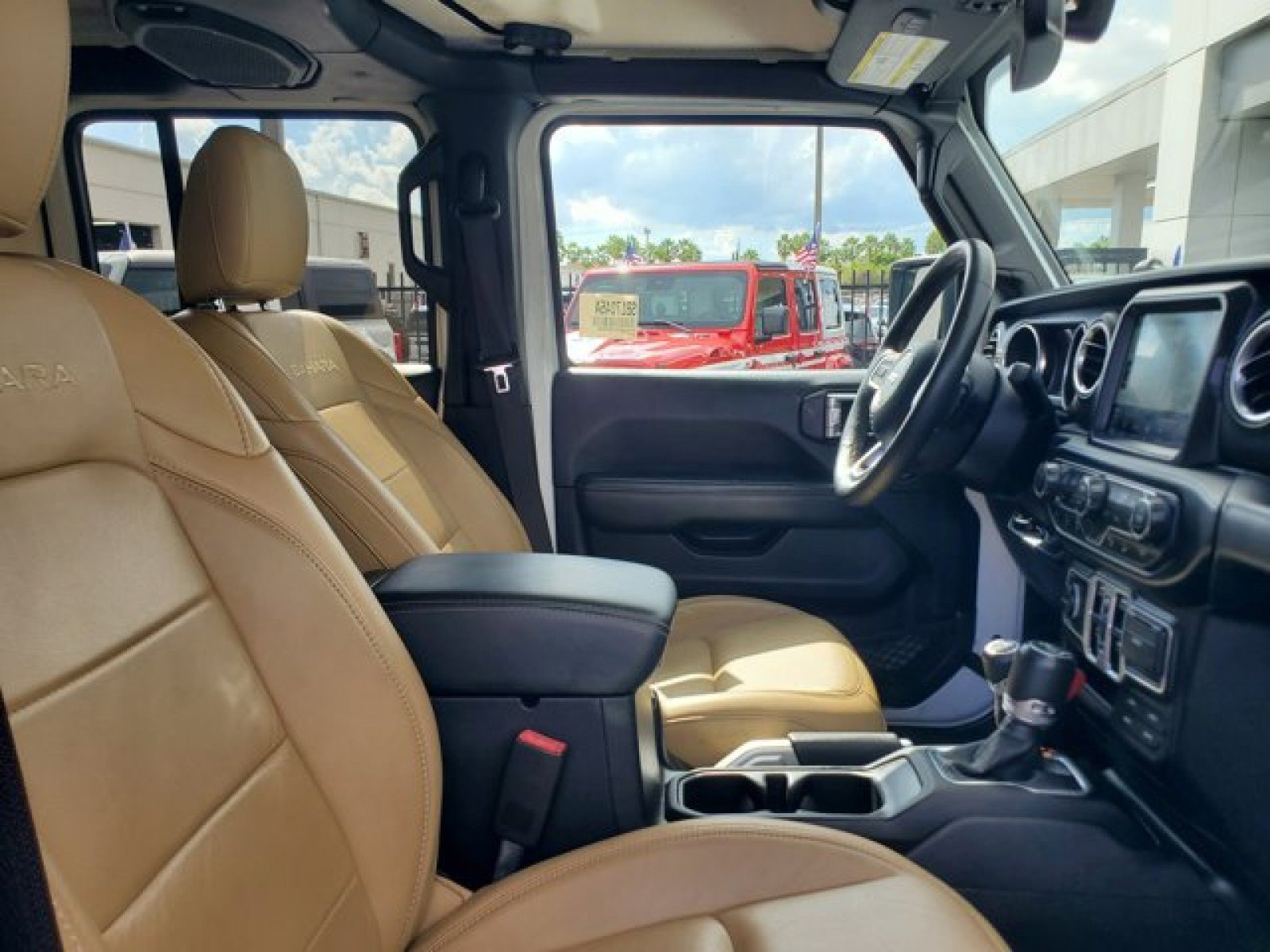 Used 2018 Jeep Wrangler Unlimited Sahara image 34