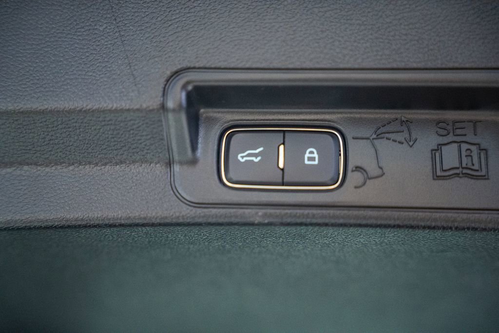 Certified 2022 Ford Explorer ST-Line w/ Class IV Trailer Tow Package image 12