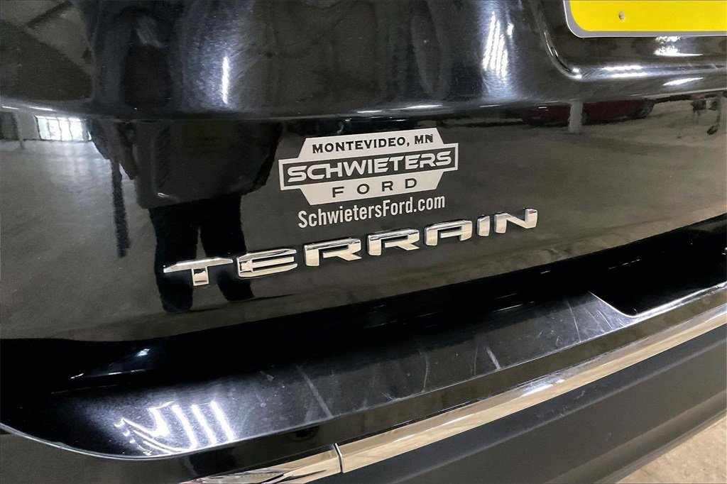 Used 2024 GMC Terrain SLT image 10