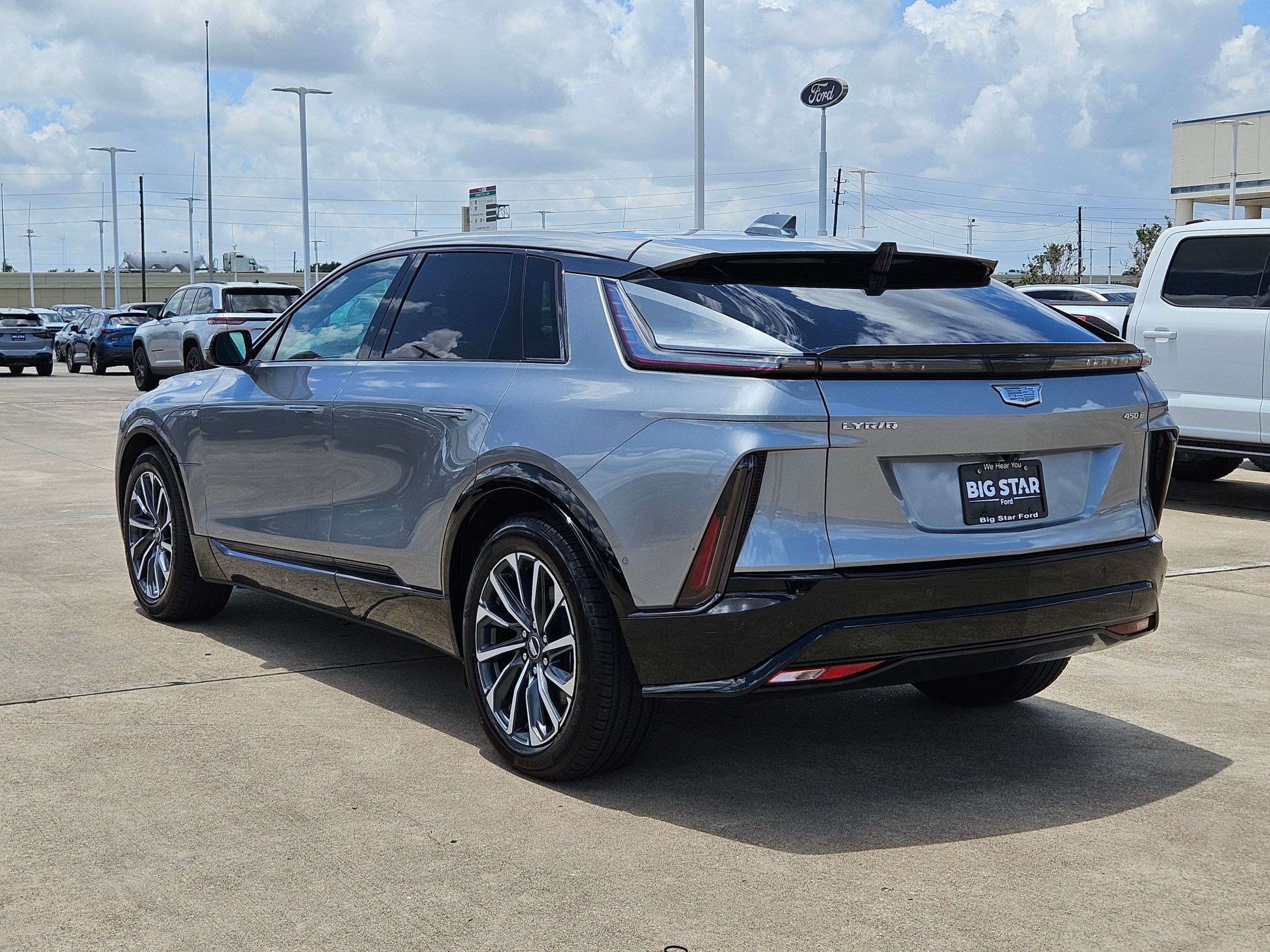 Used 2024 Cadillac Lyriq Sport RWD image 7