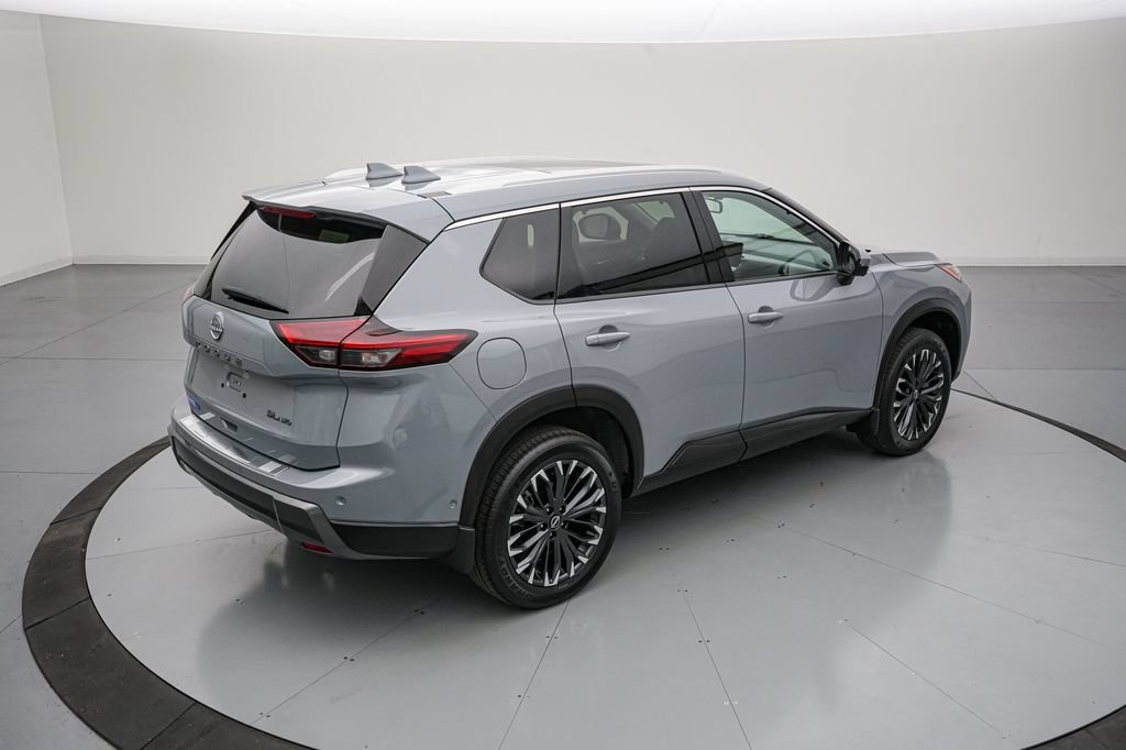 Used 2025 Nissan Rogue SL w/ Tech Package AWD/4WD image 4