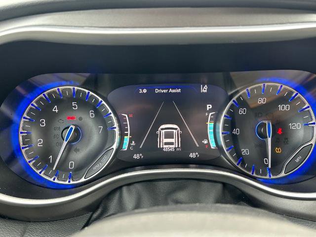 Used 2024 Chrysler Pacifica Touring-L image 22