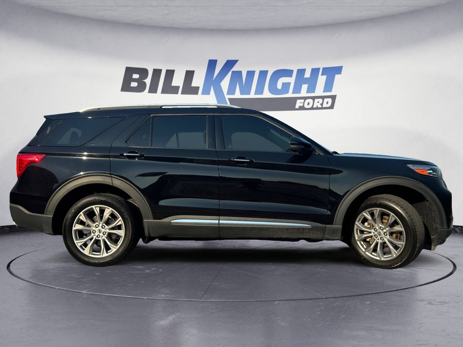Certified 2022 Ford Explorer Limited w/ Equipment Group 301A AWD/4WD image 6