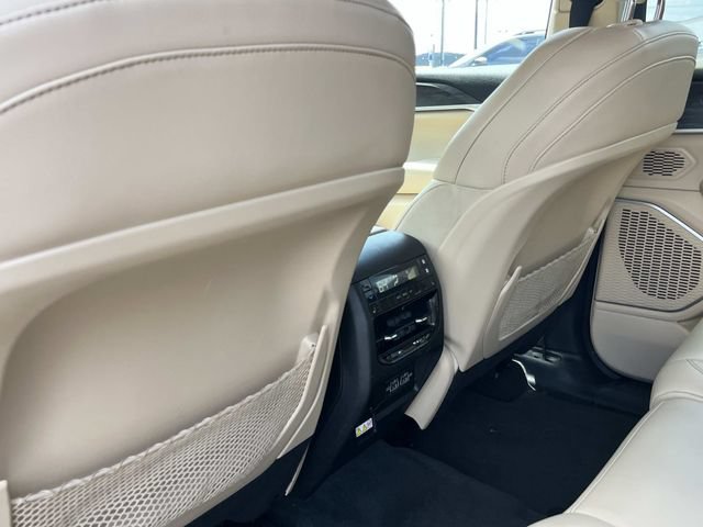 Used 2022 Jeep Grand Cherokee L Limited AWD/4WD image 24