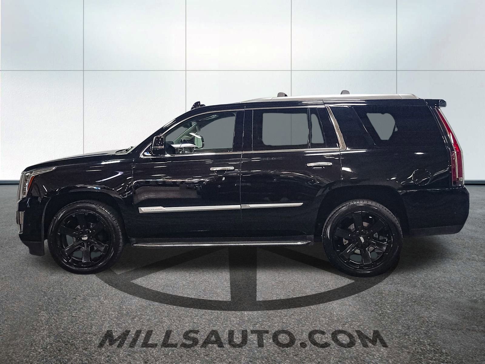 Used 2020 Cadillac Escalade 4WD image 9