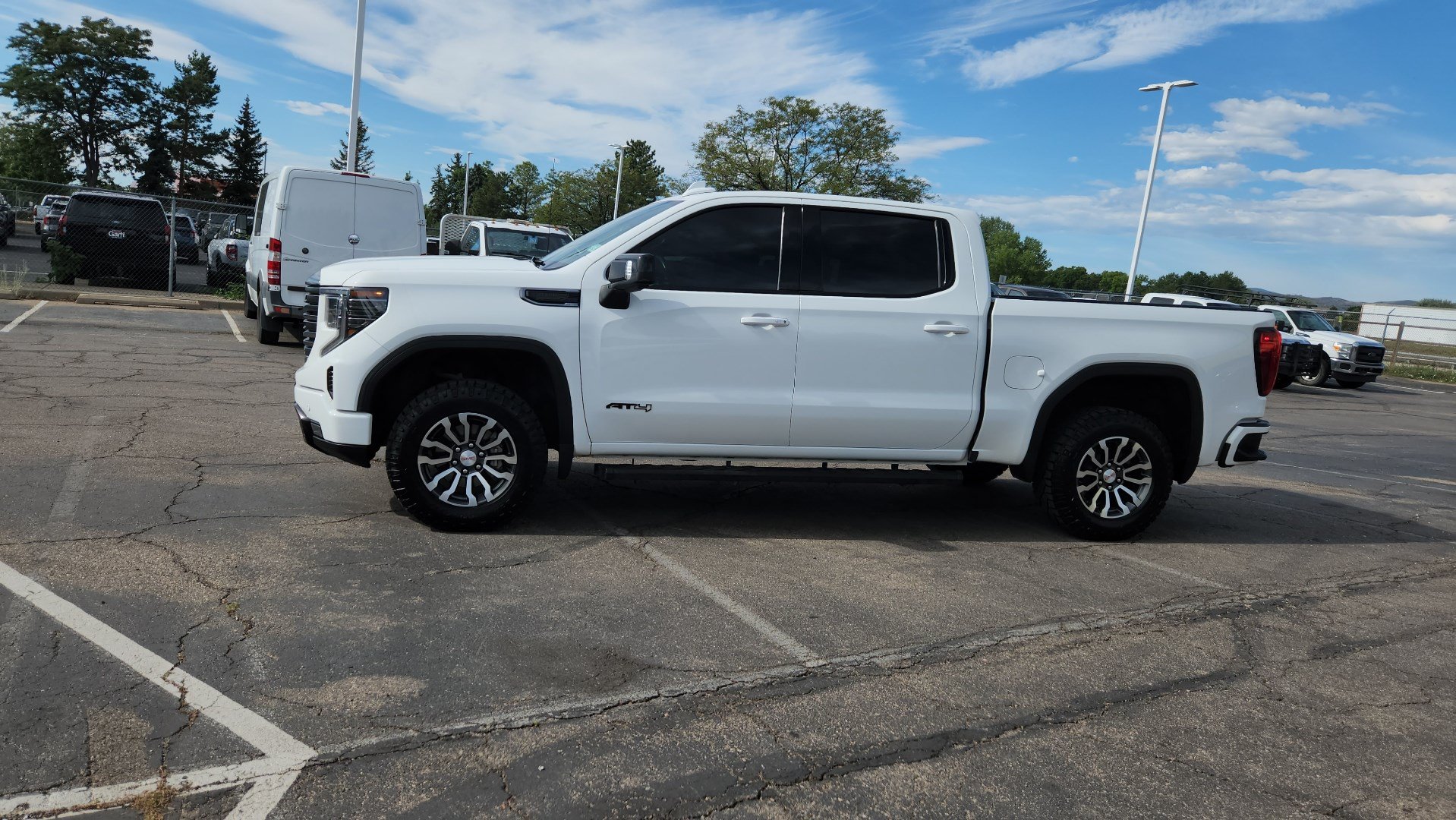 Used 2023 GMC Sierra 1500 AT4 w/ Technology Package AWD/4WD image 5