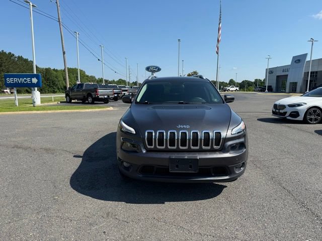 Used 2017 Jeep Cherokee Latitude w/ Safety/Convenience Group FWD image 2