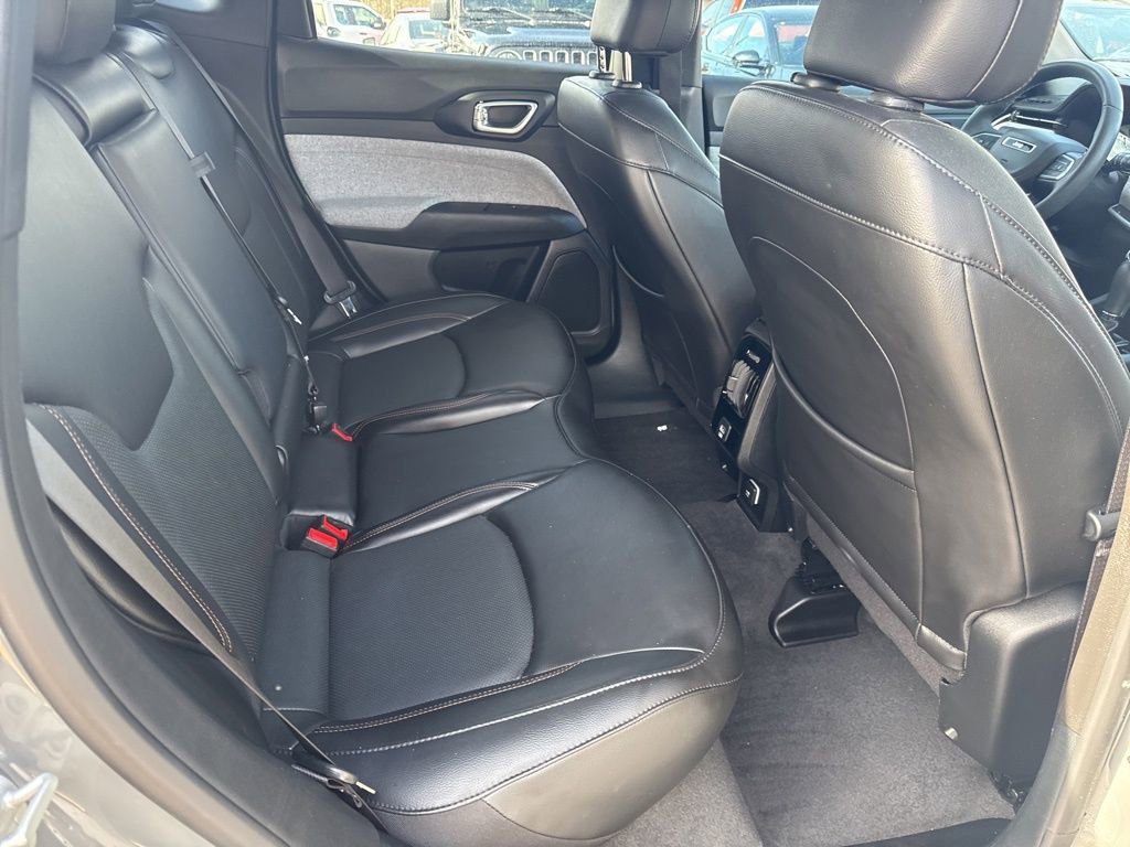 Used 2023 Jeep Compass Latitude image 40