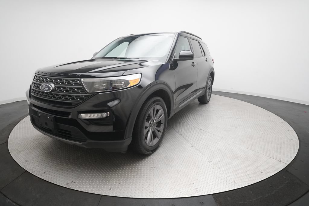 Certified 2022 Ford Explorer XLT w/ XLT Sport Appearance Package AWD/4WD image 12