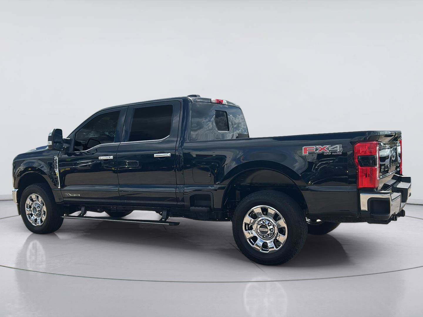 Certified 2025 Ford F250 Lariat w/ Lariat Ultimate Package AWD/4WD image 6