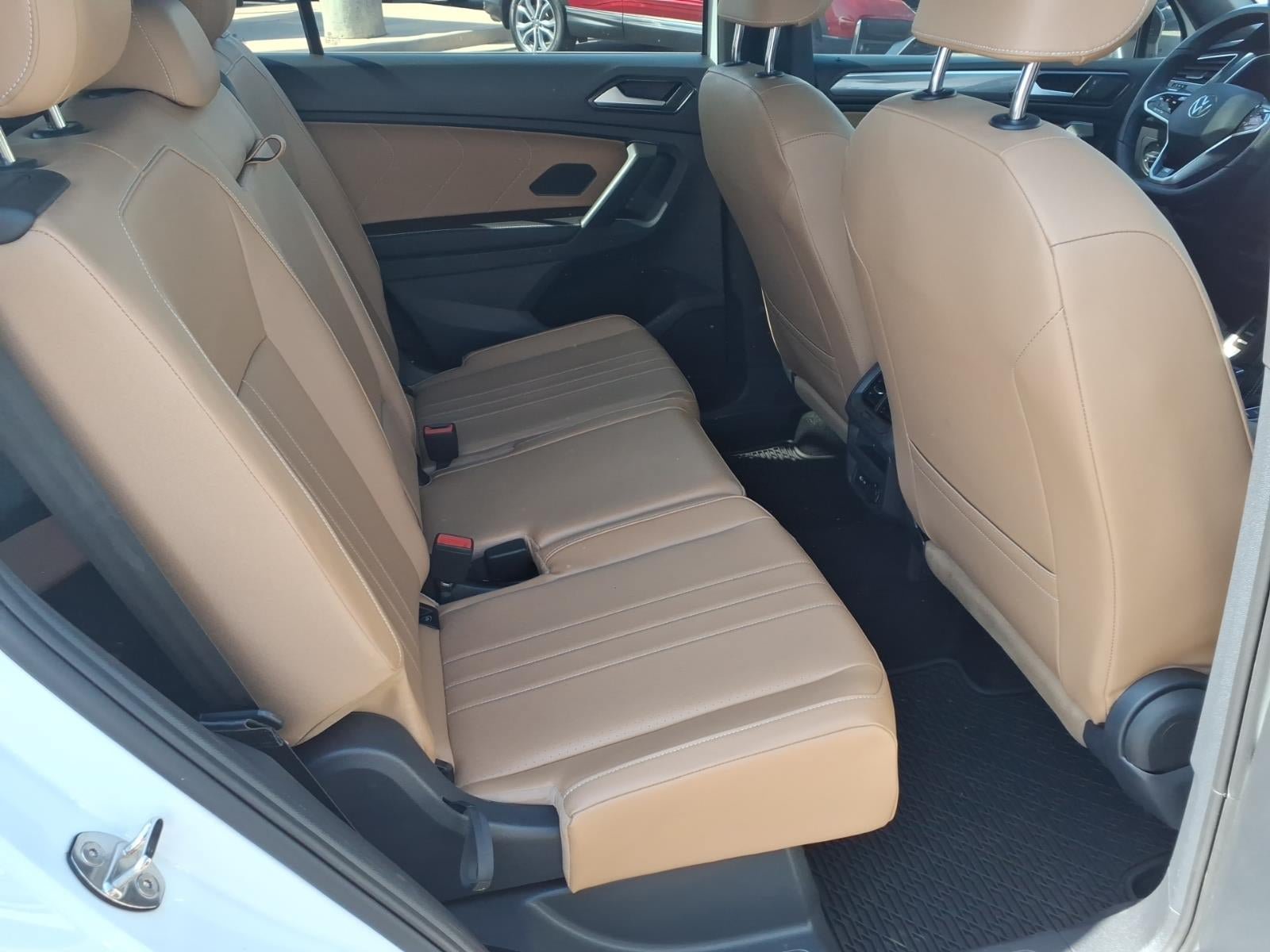 Used 2024 Volkswagen Tiguan SE R-Line FWD image 15