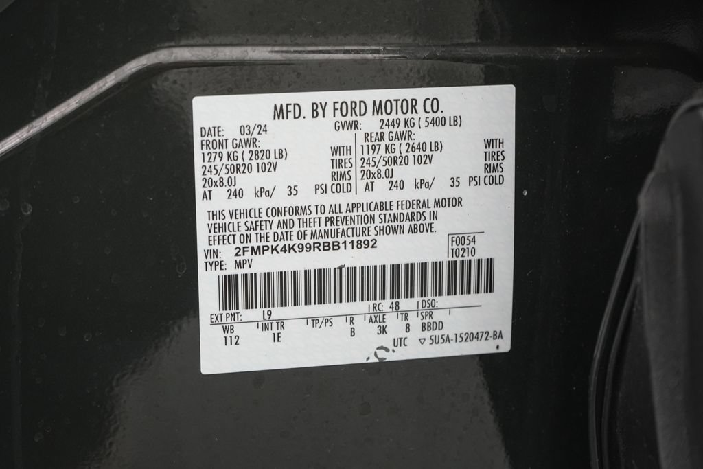 Certified 2024 Ford Edge Titanium w/ Equipment Group 301A AWD/4WD image 28