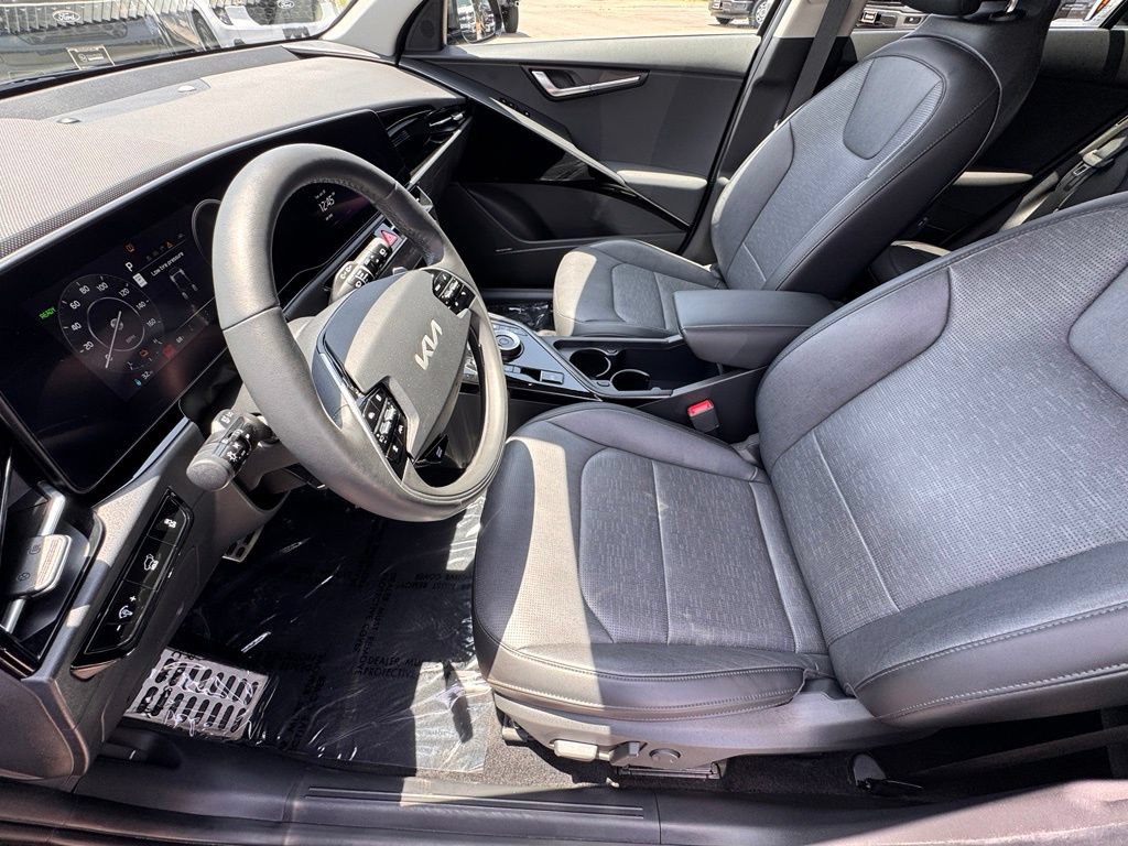 Used 2023 Kia Niro Wave FWD image 18