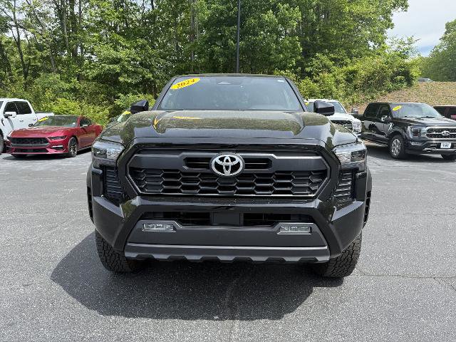 Used 2024 Toyota Tacoma TRD Off-Road AWD/4WD image 12