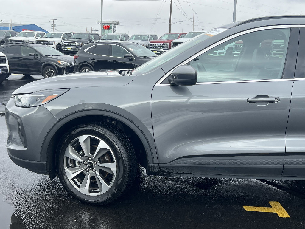 Certified 2025 Ford Escape Platinum image 12