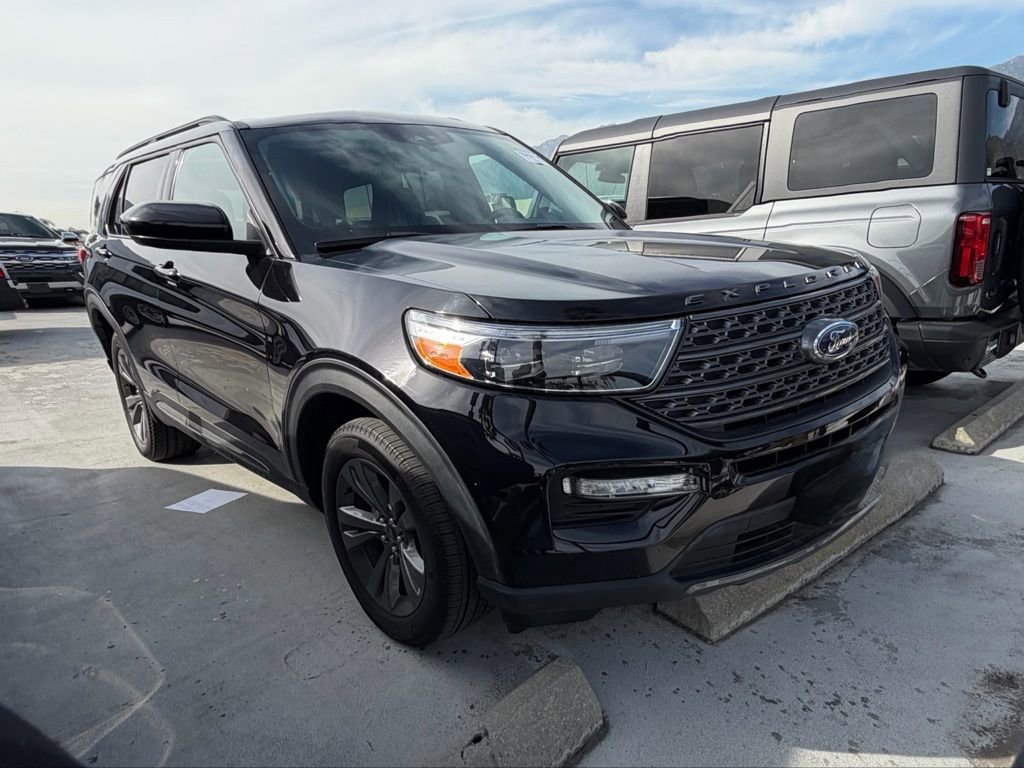 Certified 2022 Ford Explorer XLT w/ Equipment Group 202A image 1