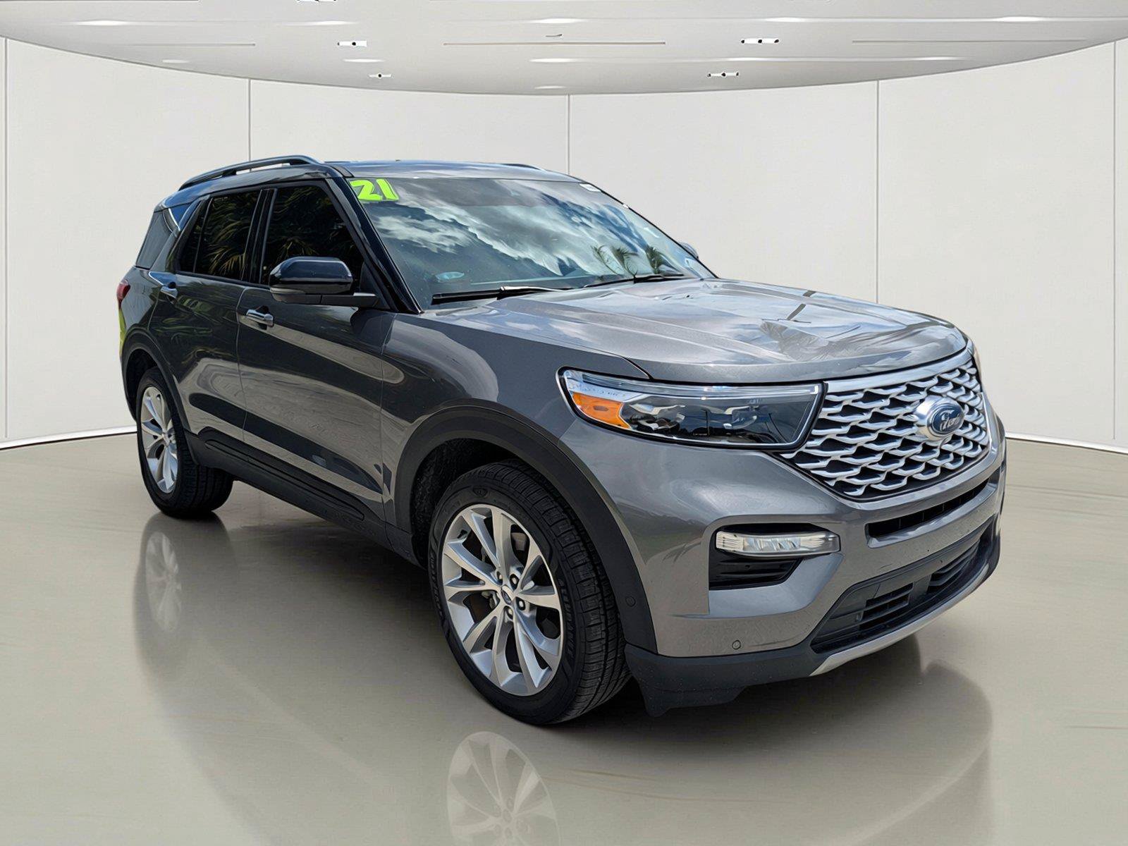 Certified 2021 Ford Explorer Platinum w/ Equipment Group 601A AWD/4WD image 4