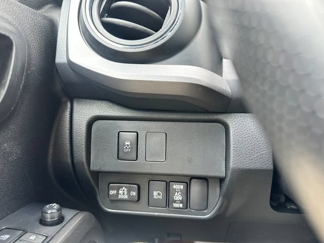 Used 2022 Toyota Tacoma TRD Sport AWD/4WD image 48