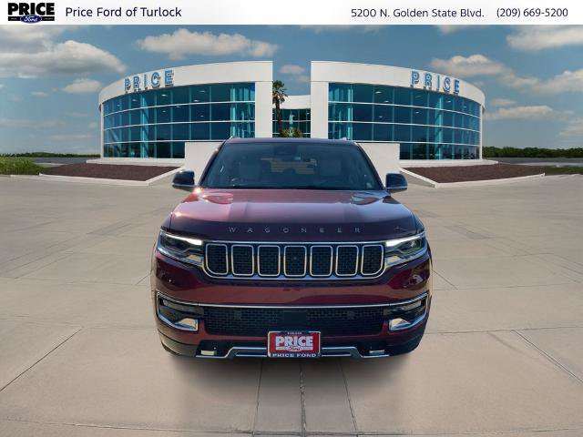 Used 2024 Jeep Wagoneer L Series III w/ Premium Group I AWD/4WD image 2