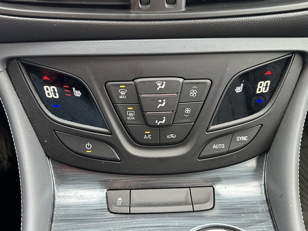 Used 2020 Buick Envision Essence image 28