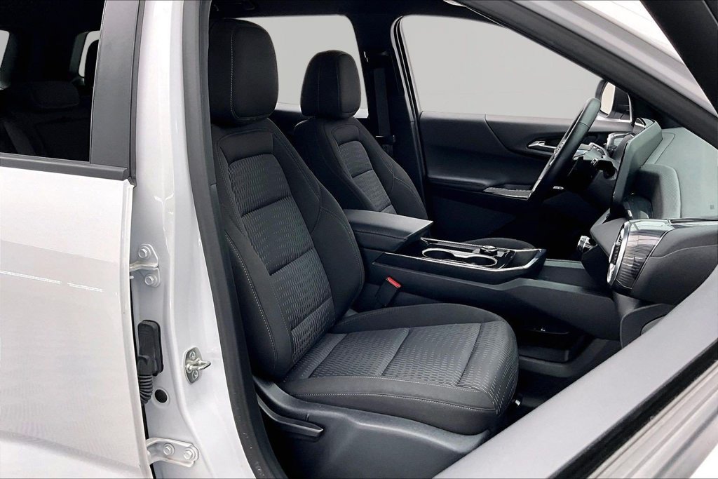 Used 2026 Chevrolet Equinox LT AWD/4WD image 7