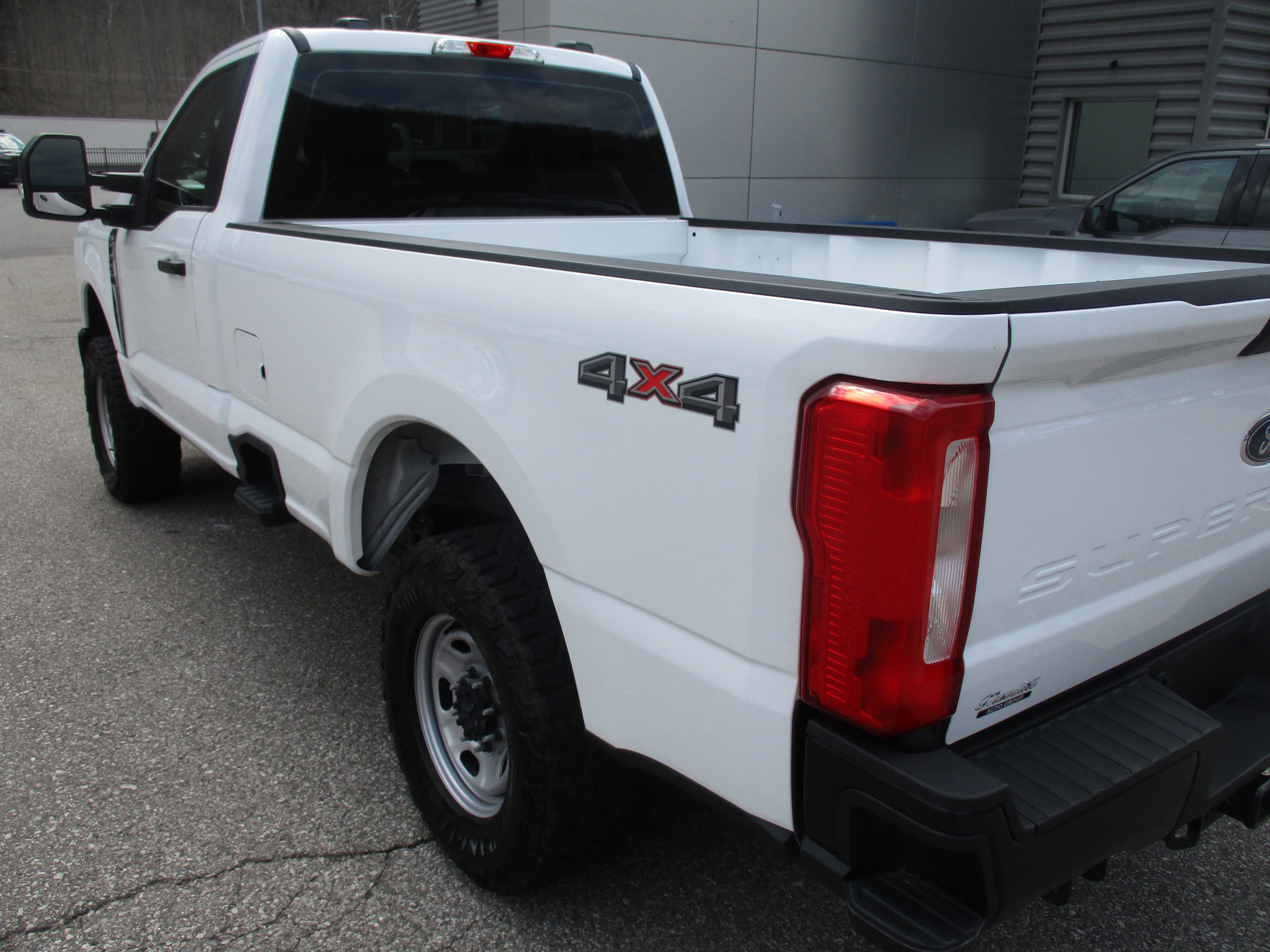 Certified 2025 Ford F250 XL w/ XL Off-Road Package AWD/4WD image 6