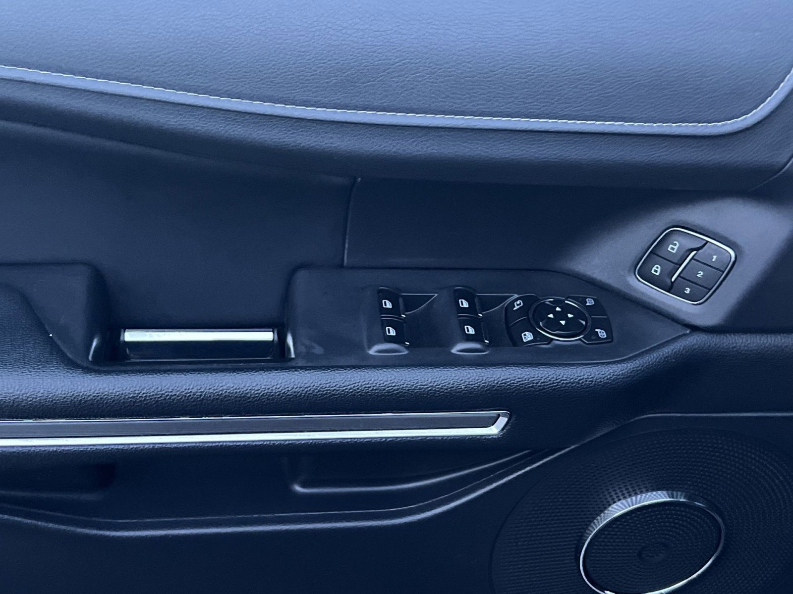 Certified 2024 Ford Expedition XLT image 15