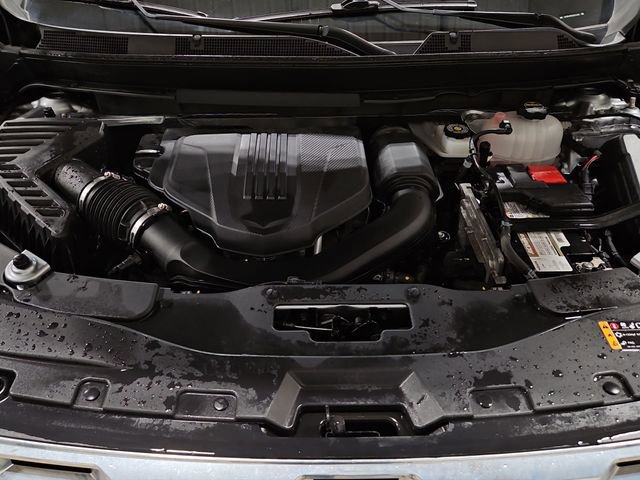 Used 2025 GMC Acadia Denali AWD/4WD image 30