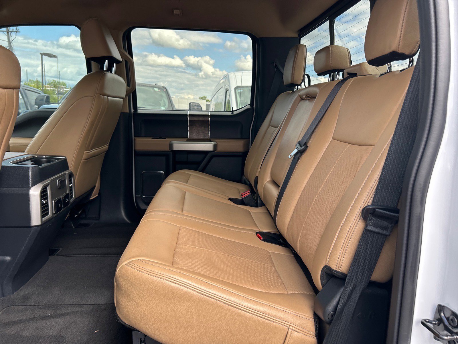 Certified 2022 Ford F350 Lariat w/ Lariat Value Package AWD/4WD image 10
