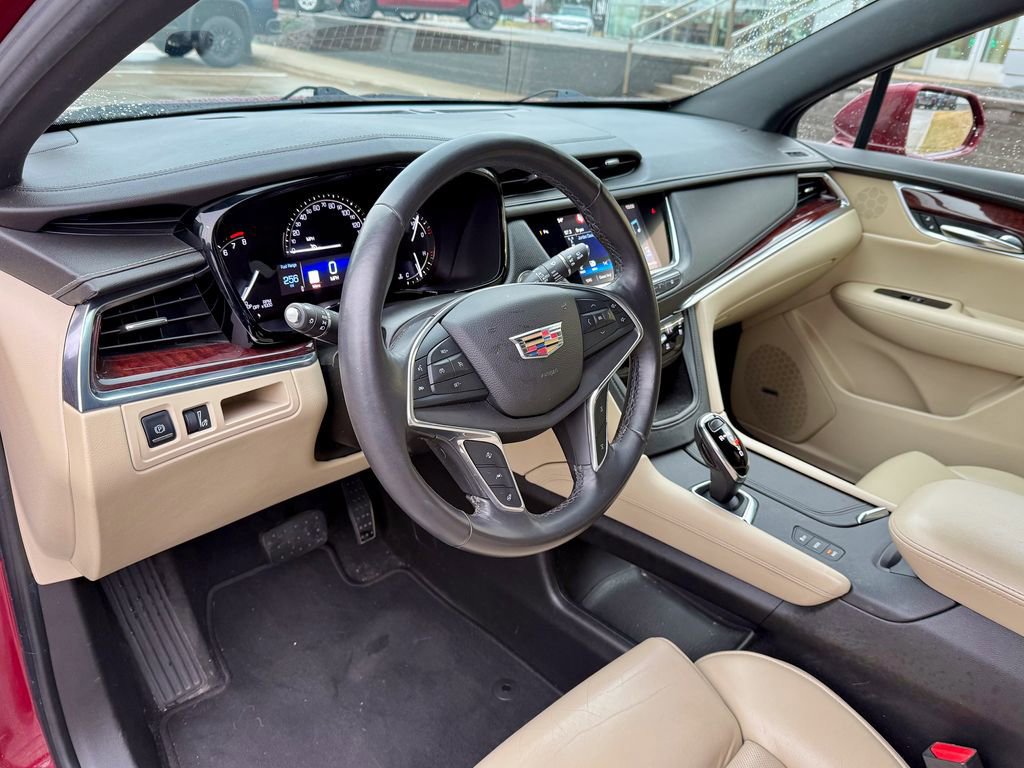 Used 2017 Cadillac XT5 Premium Luxury image 9
