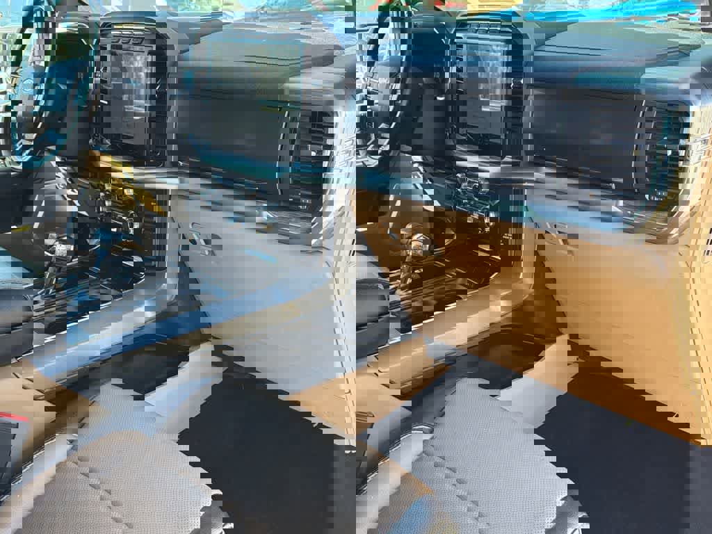 Certified 2021 Ford F150 Lariat w/ Equipment Group 502A High image 13