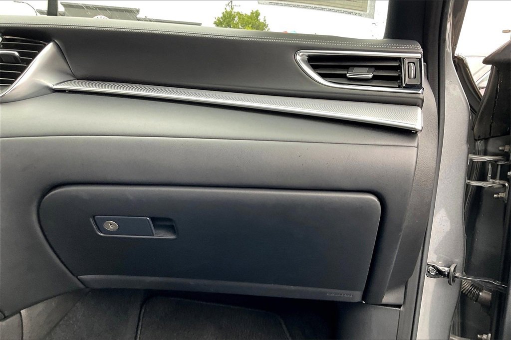 Used 2021 INFINITI QX50 Luxe w/ Appearance Package image 15