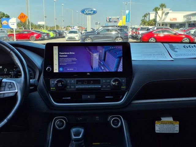 Used 2024 Toyota Grand Highlander Platinum image 18