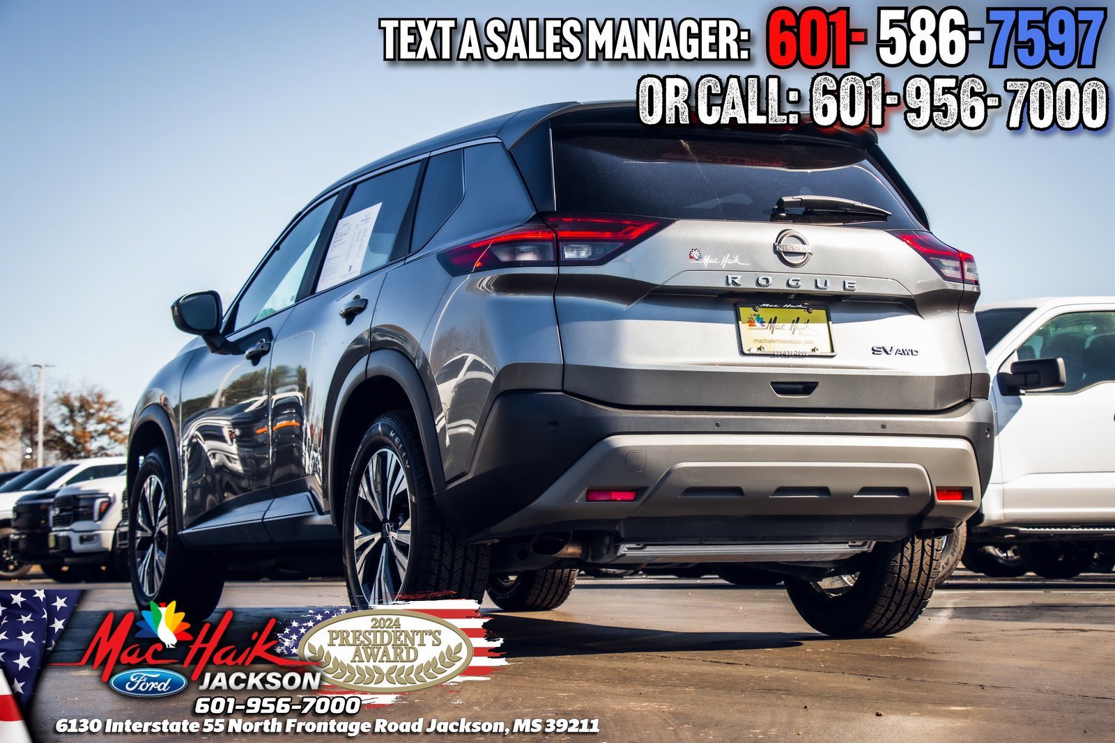 Used 2023 Nissan Rogue SV image 2