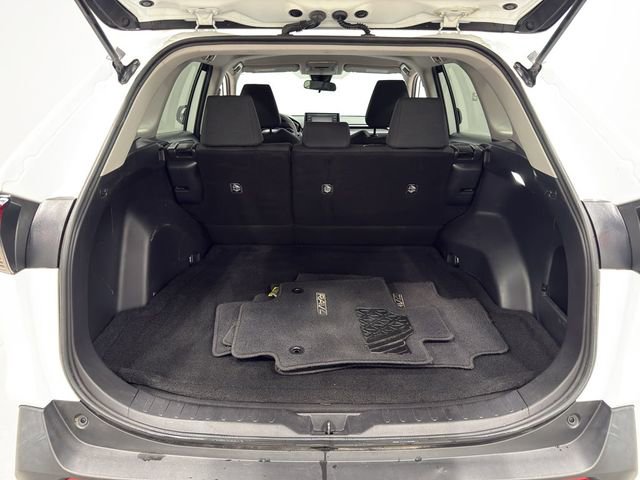 Used 2022 Toyota RAV4 LE FWD image 32