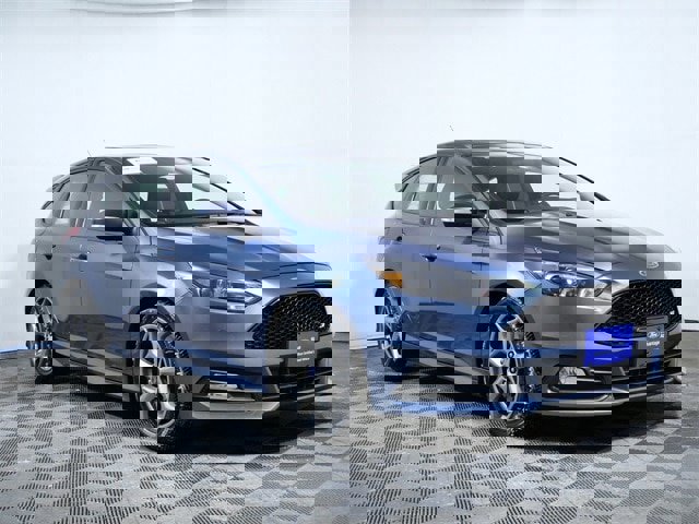 Certified 2018 Ford Focus ST w/ Equipment Group 401A image 5