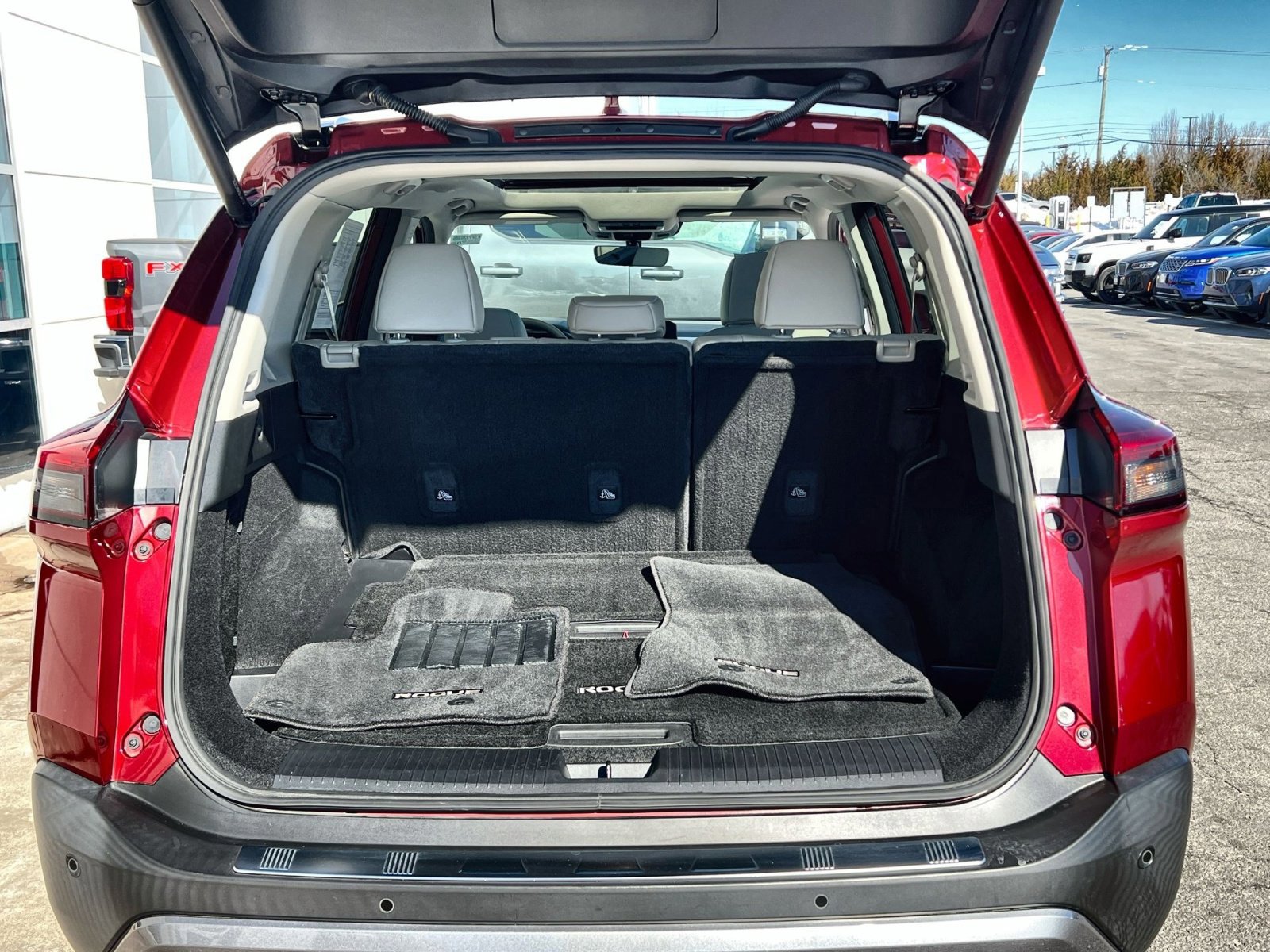 Used 2023 Nissan Rogue SL w/ SL Premium Package image 26