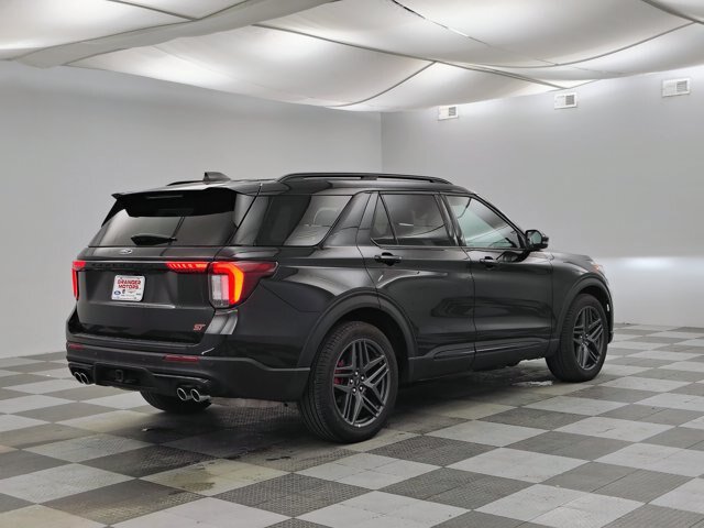 Certified 2025 Ford Explorer ST AWD/4WD image 11