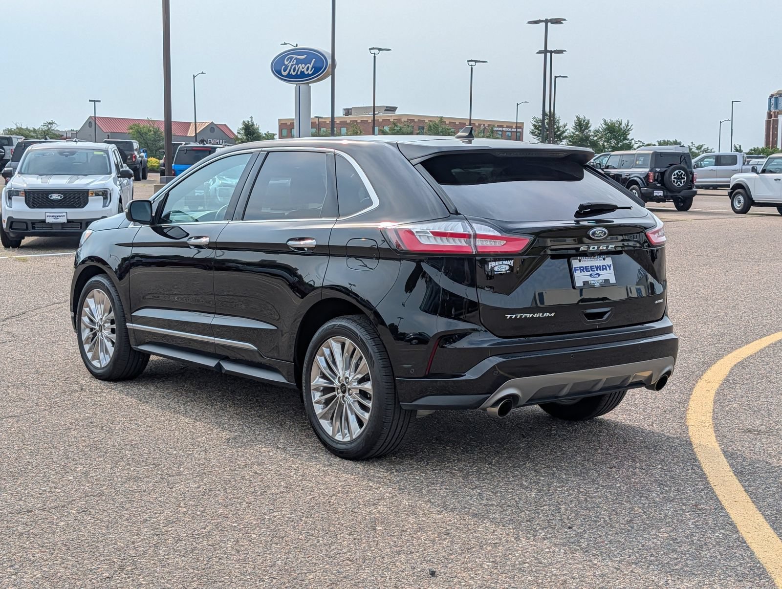 Certified 2023 Ford Edge Titanium w/ Equipment Group 301A AWD/4WD image 3
