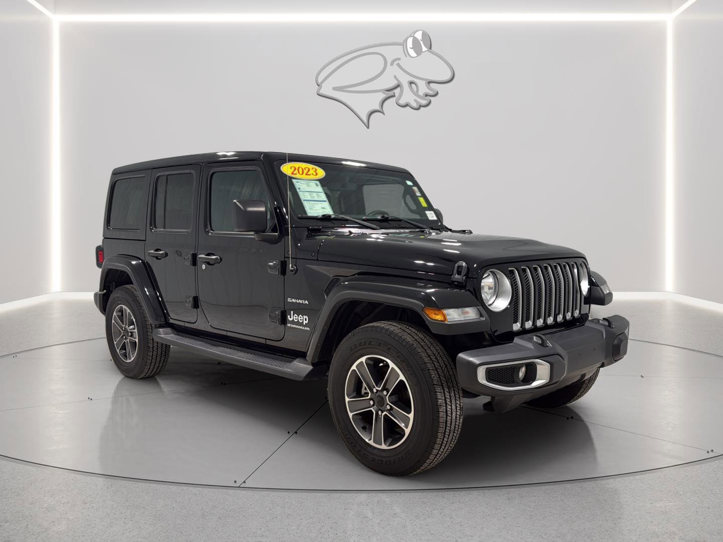 Used 2023 Jeep Wrangler Sahara w/ Cold Weather Group image 7