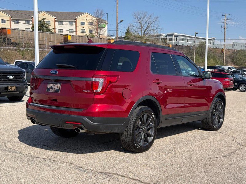 Certified 2018 Ford Explorer XLT w/ Equipment Group 202A image 4